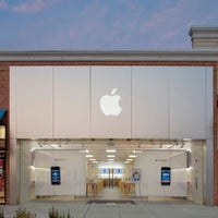 Photo taken at Apple Sagemore by Jack S. on 9/14/2012