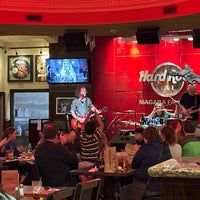 Photo taken at Hard Rock Cafe Niagara Falls USA by Alexiss R. on 10/22/2022