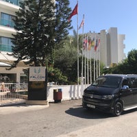 Das Foto wurde bei Club Hotel Falcon von İsmet Ö. am 10/11/2021 aufgenommen