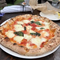 9/3/2023 tarihinde Mona V.ziyaretçi tarafından Louie Bossi&amp;#39;s Ristorante Bar Pizzeria'de çekilen fotoğraf