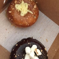 9/22/2018에 Elizabeth G.님이 Top That Donuts에서 찍은 사진