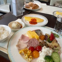 Photo taken at Sheraton Miyako Tokyo Hotel by ようこ on 4/9/2024