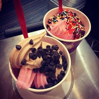 Photo taken at Froyo Life Beverly Hills by Froyo Life Beverly Hills on 8/4/2016