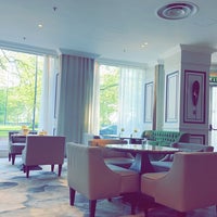 รูปภาพถ่ายที่ Grosvenor House Hotel, a JW Marriott Hotel โดย Abdulaziz A. เมื่อ 5/7/2024