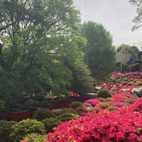Photo taken at Nezu-jinja Tsutsujien Garden by ぬま ぺ. on 4/14/2023