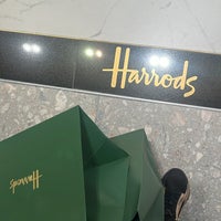 Photo taken at Harrods by . on 11/24/2023