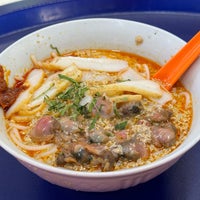 Photo taken at Sungei Road Laksa by Jerry H. on 3/8/2024