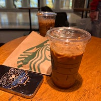 รูปภาพถ่ายที่ Starbucks โดย Alzaher เมื่อ 12/30/2022