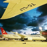 Photo taken at Istanbul Atatürk Airport (ISL) by Ben kısaca T-D👍 on 9/22/2020