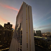 รูปภาพถ่ายที่ Hilton Atlanta โดย Chip C. เมื่อ 1/2/2024