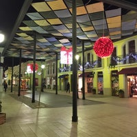 Foto scattata a La Noria Outlet Shopping da Sertac K. il 12/15/2015