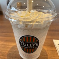 Photo taken at Tully&amp;#39;s Coffee by おみ ー. on 3/25/2023