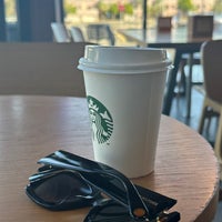 Foto diambil di Starbucks oleh Shoug pada 12/14/2023