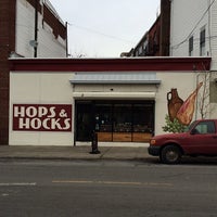 Foto tirada no(a) Hops and Hocks por Grace K. em 2/2/2014