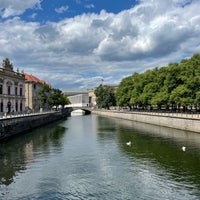 Photo taken at Schlossbrücke by Lyubov K. on 7/6/2023