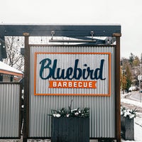 Foto scattata a Bluebird Barbecue da Bluebird Barbecue il 1/5/2023