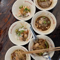 Photo taken at Rue Thong Boat Noodle by Sarinrat C. on 8/13/2023