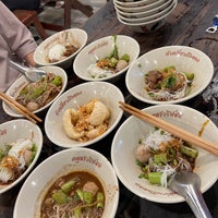 Photo taken at Rue Thong Boat Noodle by Sarinrat C. on 8/13/2023