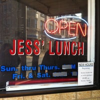 รูปภาพถ่ายที่ Jess&amp;#39; Lunch โดย Meg J. เมื่อ 11/16/2012