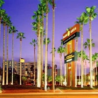 Park La Brea Apartments - Residential Building (Apartment / Condo) in