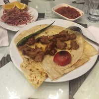 Снимок сделан в Barbeque Time Mangalbaşı Restaurant пользователем Tolga Ayça A. 7/24/2016