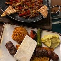 Das Foto wurde bei Vahap Usta Et Restaurant von ~Demir~ am 7/16/2023 aufgenommen
