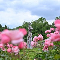 Photo taken at バラ園 by seibulions j. on 6/1/2023