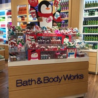 Photo taken at Bath &amp;amp; Body Works by Myla T. on 11/20/2015