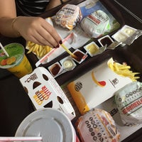 Photo taken at Burger King by Cannur İ. on 4/8/2019