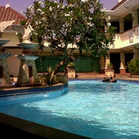 Review Kolam renang graha tirta