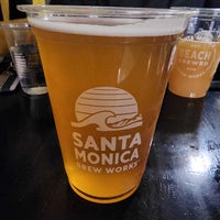 Photo taken at Santa Monica Brew Works by Rauno R. on 2/11/2023