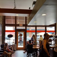 Das Foto wurde bei Bluff City Coffee von Brett T. am 7/10/2016 aufgenommen