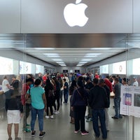 Photo taken at Apple The Galleria by Andrey M. on 1/6/2020