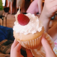 Das Foto wurde bei Bittersweet Catering~Cafe~Bakery von Tessa D. am 9/15/2015 aufgenommen