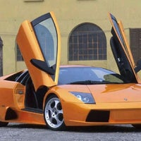 Foto diambil di Lamborghini Houston oleh Rob &amp;quot;Gringobaby&amp;quot; M. pada 2/1/2013