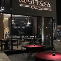 Foto diambil di Mertaya Cafe &amp;amp; Restaurant oleh 🔚 pada 10/13/2023