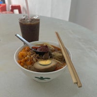 Photo taken at Green House Hokkien Mee (青屋蝦麵) by Moon L. on 10/26/2023