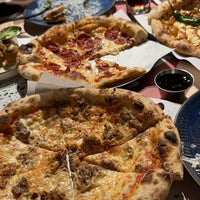 Снимок сделан в 8portions Pizza пользователем Aziz .. 5/2/2024