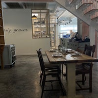 Foto tirada no(a) The Drawing Room Cafe por Hazaa em 5/20/2023
