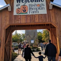 Photo taken at Bishop&amp;#39;s Pumpkin Farm by Jabari W. on 10/15/2017