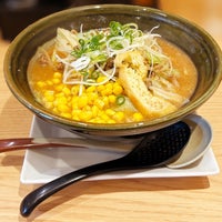 Photo taken at 越後秘蔵麺 無尽蔵 せんだい家 by ゆーき on 10/8/2023