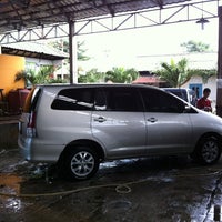 Photo taken at Rendy Car Wash by Jeffry H. on 2/1/2013