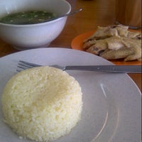 Photo taken at Chen Kee Chicken Rice Shop by Lovenna J. on 9/7/2012