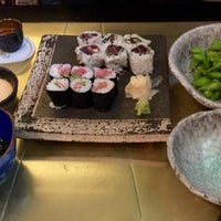 Foto diambil di Sushi Zen oleh Thomas B. pada 12/30/2015