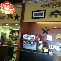 11/3/2012 tarihinde Audrey S.ziyaretçi tarafından Bellacino&amp;#39;s Pizza &amp;amp; Grinders'de çekilen fotoğraf
