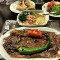 รูปภาพถ่ายที่ Özdoyum Restaurant โดย Cem B. เมื่อ 1/19/2013