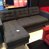3/13/2016에 Michael F.님이 Alpha Design Furniture에서 찍은 사진