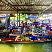 Photo taken at Taling Chan Floating Market by Simple Discoveries on 6/17/2016
