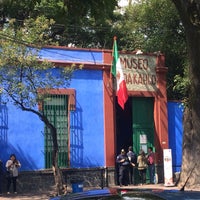Foto tirada no(a) Museo Frida Kahlo por Zeth D. em 9/24/2015
