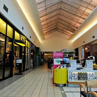 Das Foto wurde bei Cache Valley Mall von Randy L. am 10/25/2012 aufgenommen